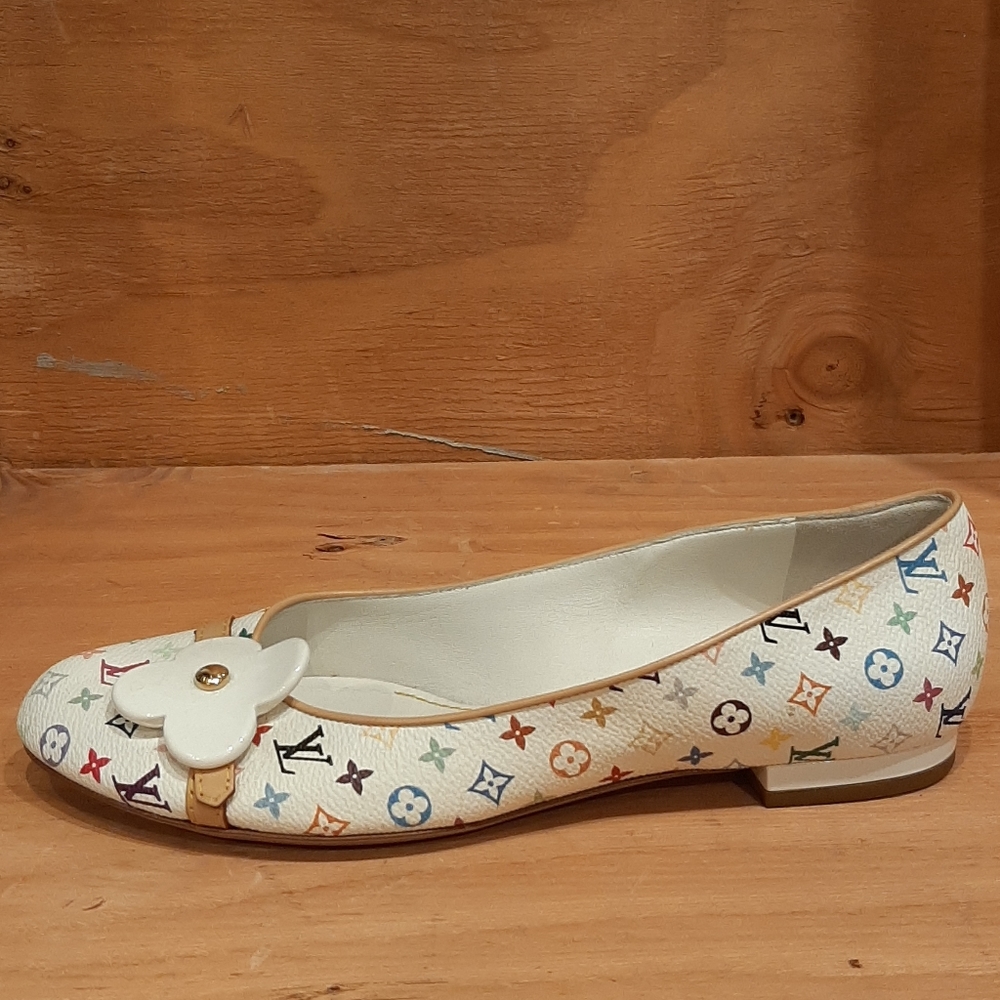 LV White Monogram Flats New! 37, 7 US